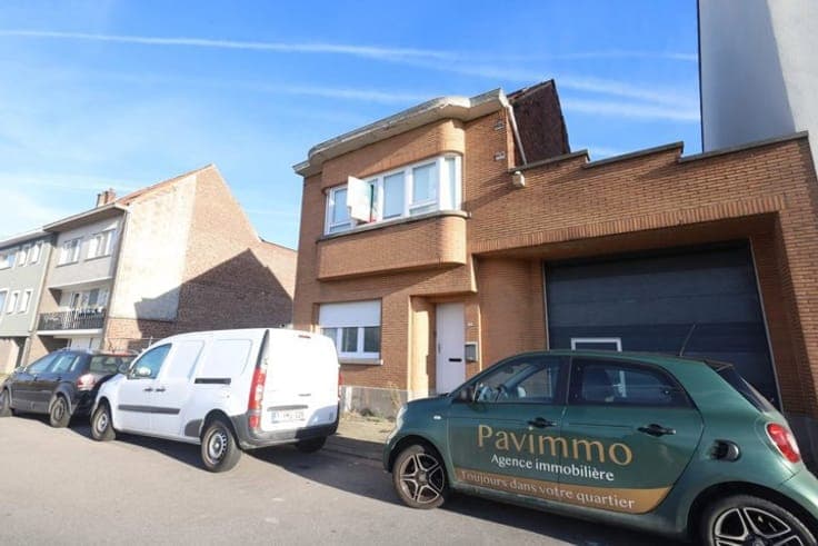 Mixed-use opportunity: 510 m² warehouse + 4-bedroom house wi