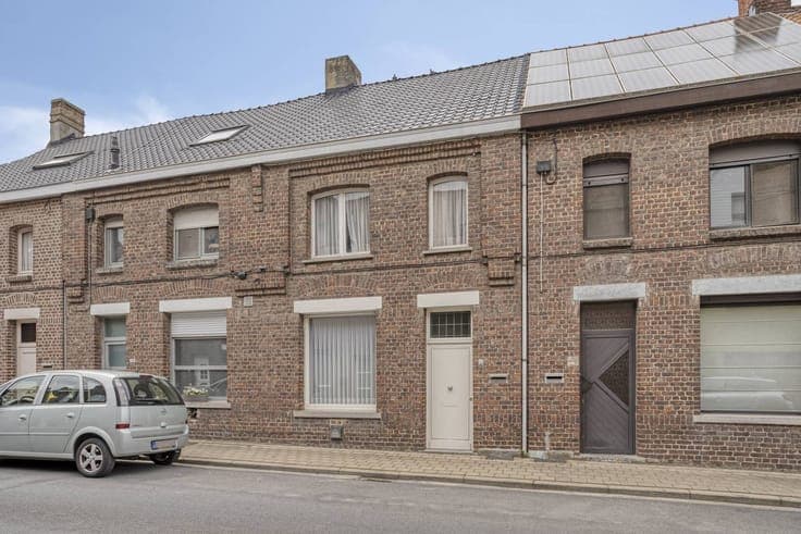 Characterful renovation home in Izegem with lots of potentia
