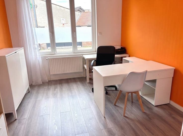 6 to 8 bed house of ...m2 with great conversion potential