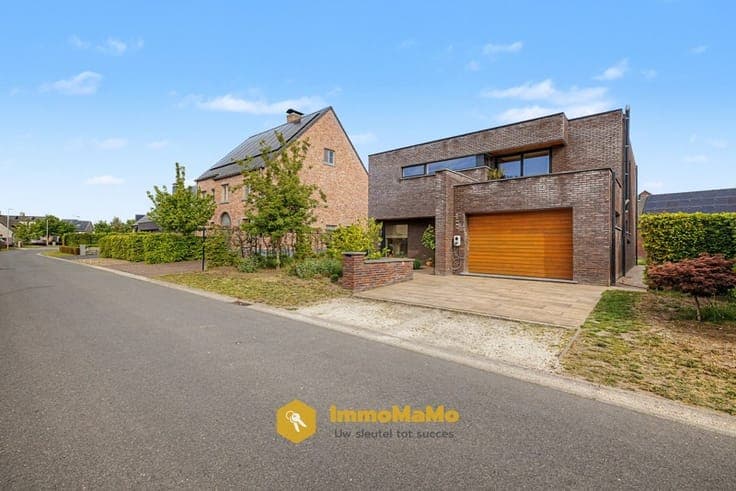 RUSTIG GELEGEN VILLA MET 3 (BAD)KAMERS TE KOOP IN WACHTEBEKE