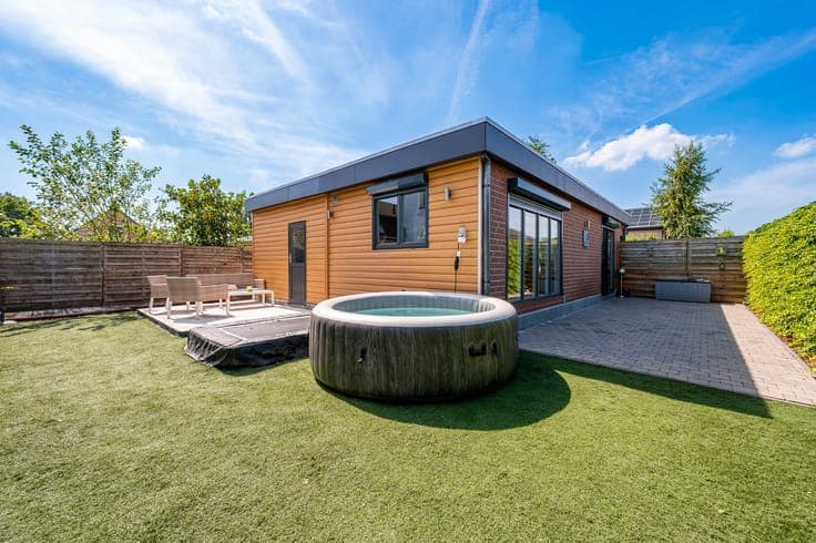 Prachtige, vrijstaande bungalow met tuin in groene omgeving