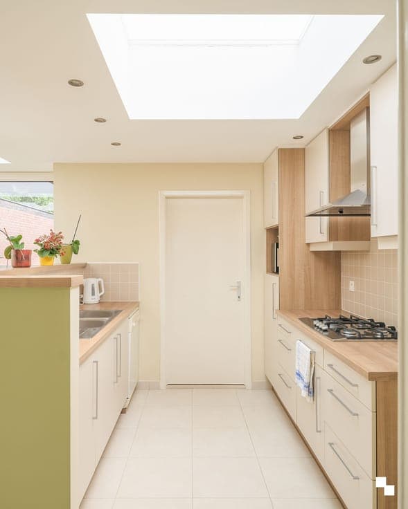 Op te frissen woning met gezellige tuin in het hart van M...