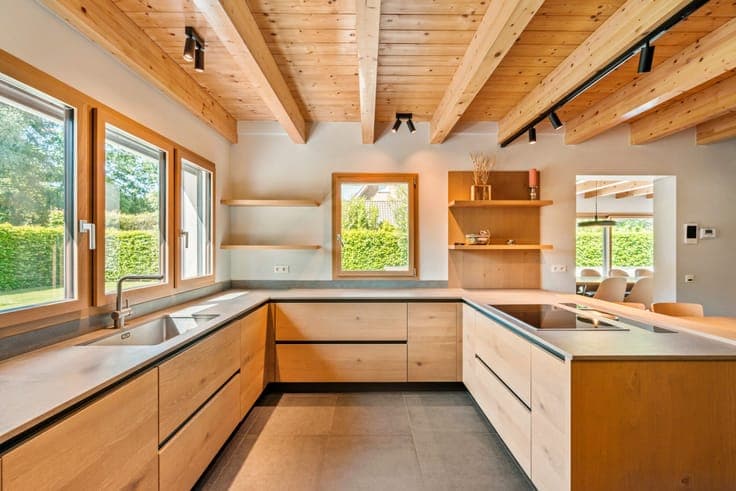 Very recently built energy-efficient villa with outbuilding