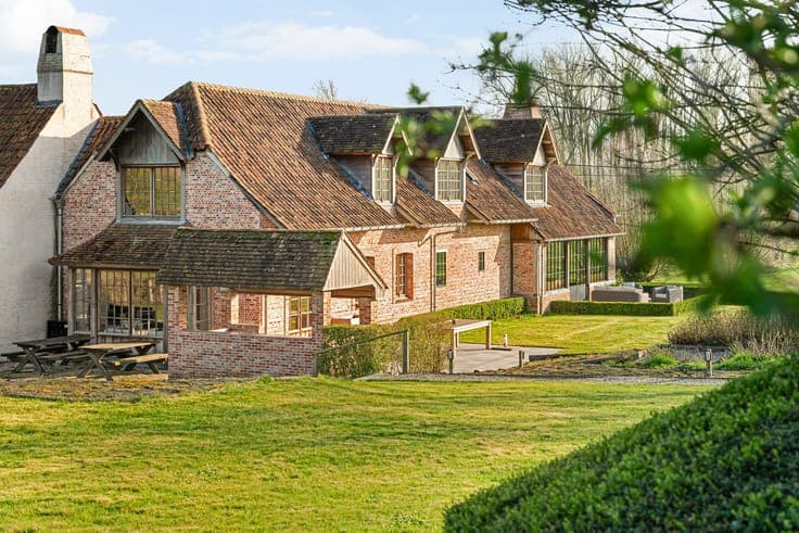 UNIEKE CHARMANT GERENOVEERDE VIERKANTSHOEVE (B&B)