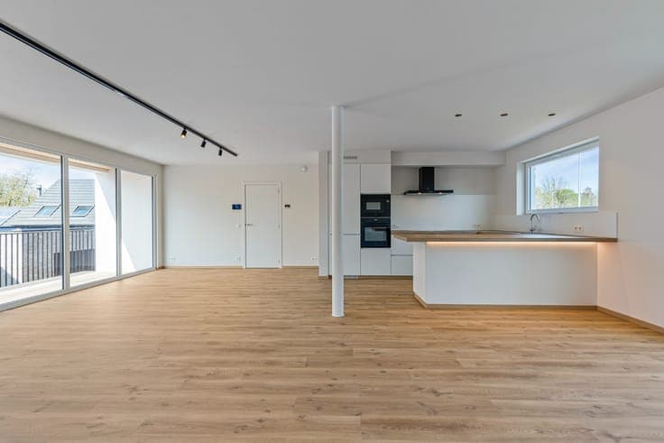 Ruime en vooruitstrevende nieuwbouw woning met 3 slpk en ...