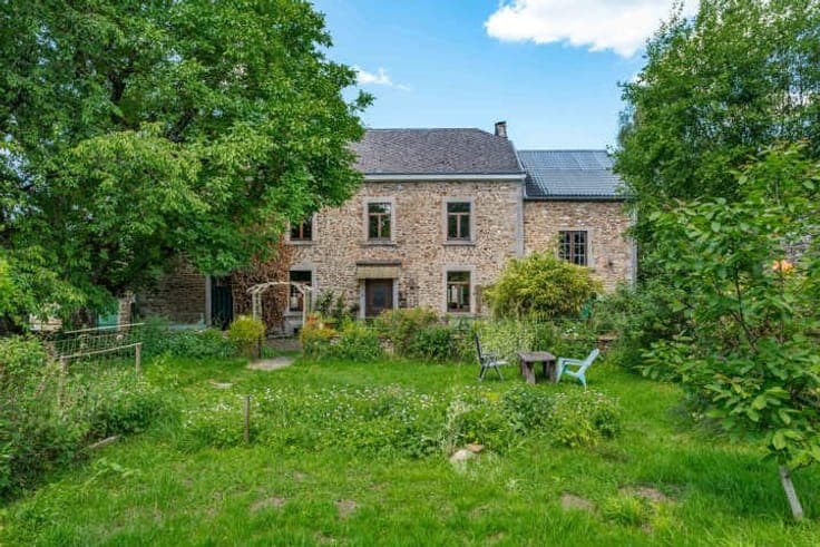 Propriété de caractère et cadre enchanteur à Vaux-Chavanne