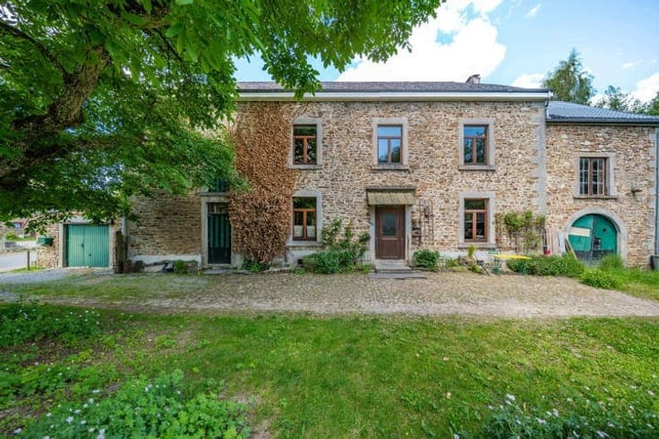Propriété de caractère et cadre enchanteur à Vaux-Chavanne