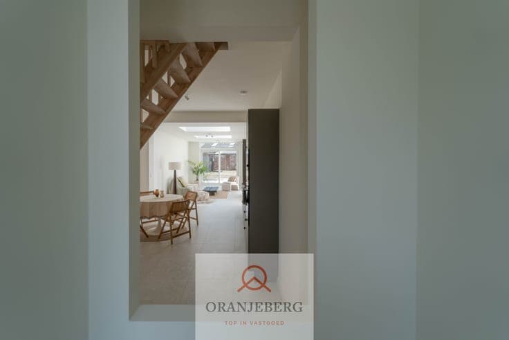 Lichtrijke gerenoveerde woning