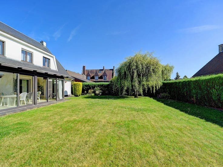 Solid villa with 4 bedrooms in Overijse