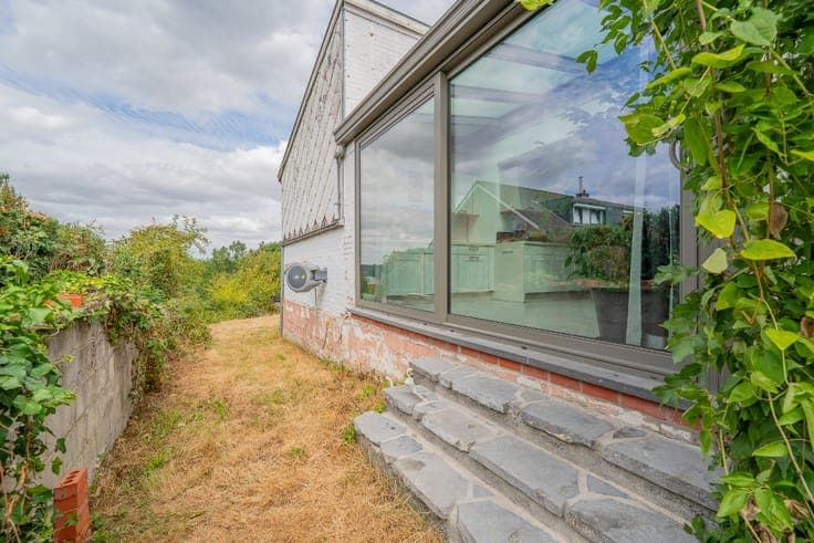 For sale: 2-bedroom bungalow with large garden and open view
