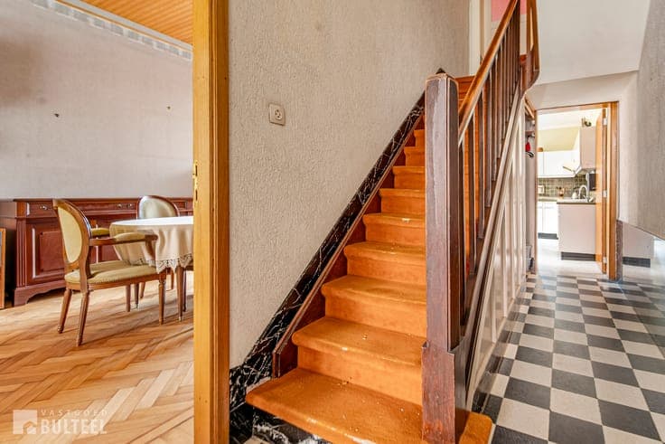 Karaktervolle woning met 4 slaapkamers en tuin.