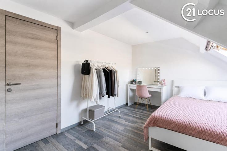4 bedrooms, 2 bathrooms and EPC B