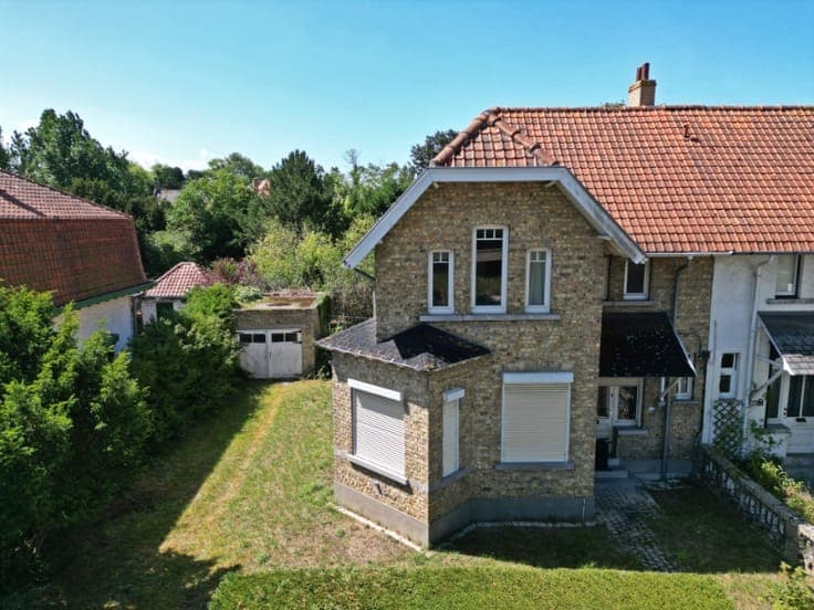 CHARMANTE KOPPELWONING OP UITSTEKENDE LOCATIE