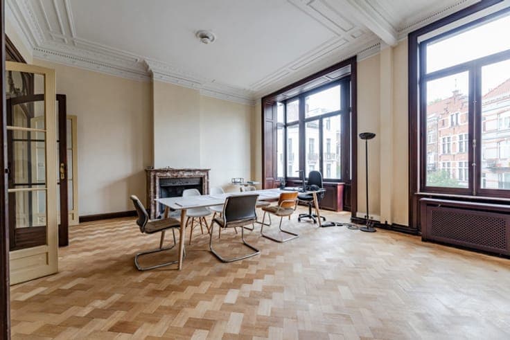 Châtelain: Stunning mixed-use mansion, 694 m²