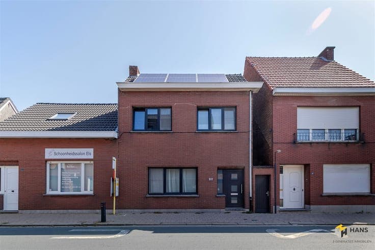 Op te frissen woning (153 m²) met 3 slaapkamers en tuin (250