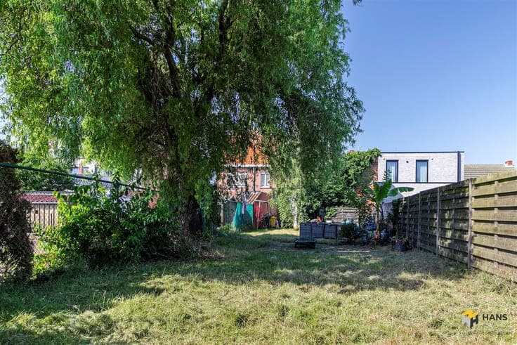 Op te frissen woning (153 m²) met 3 slaapkamers en tuin (250