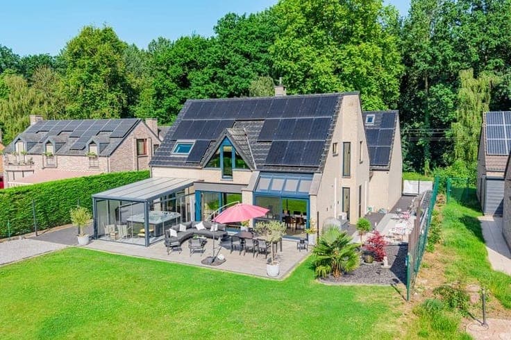 Sale - Villa Lombise - 695,000 €