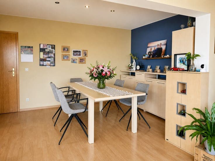 Bright family home with 5 bedrooms and large garden