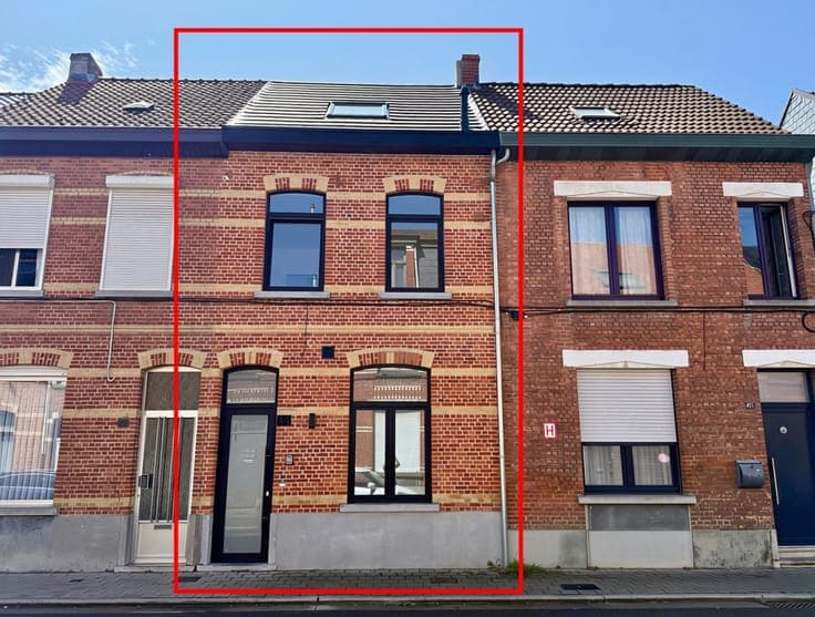 RUIME, VOLLEDIG GERENOVEERDE WONING MET 3 SLPKS