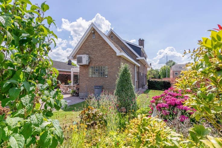 Ruime open bebouwing met landelijk uitzicht
