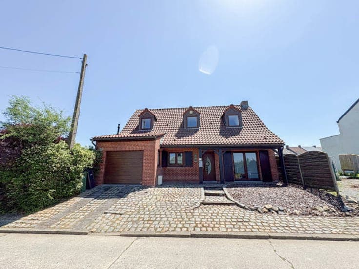 House in Pont-À-Celles
