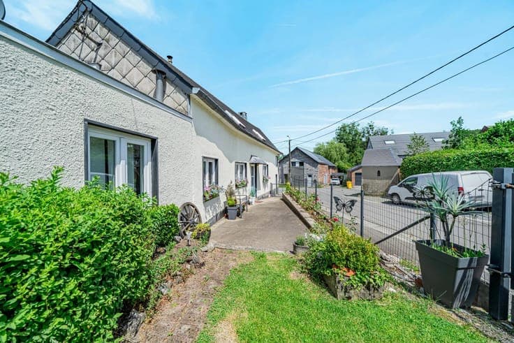 Sale - House Somme-Leuze - 149,000 €