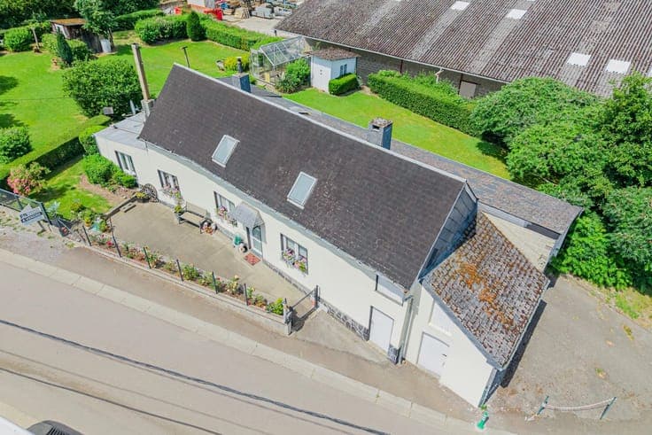 Sale - House Somme-Leuze - 149,000 €