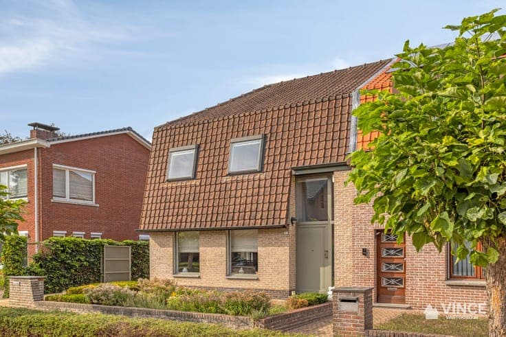 Instapklare, half-open woning met tuin in hartje Mariaburg