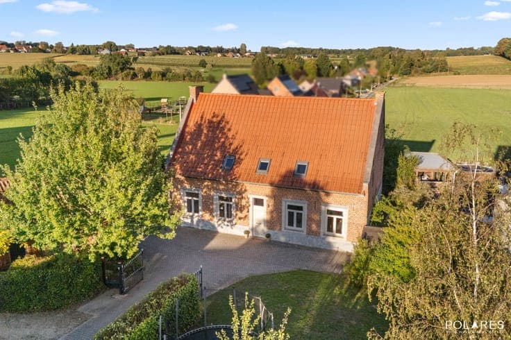 Historic mansion with modern comfort in the heart of Binkom