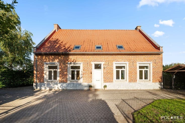 Historic mansion with modern comfort in the heart of Binkom