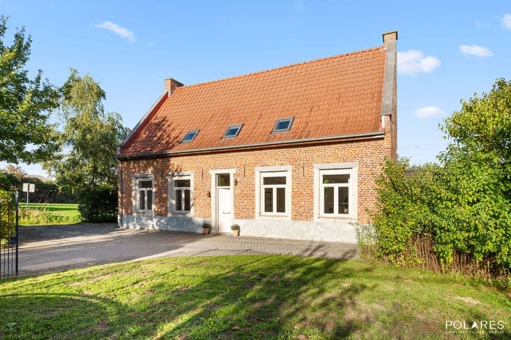Historic mansion with modern comfort in the heart of Binkom