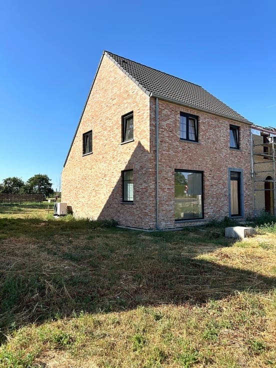 Hectaar bouwt halfopen woningen in Arisdonk, Waarschoot!