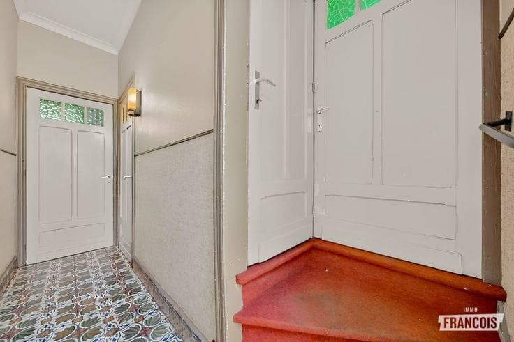Spacious, semi-detached home in need of renovation in Boezinge