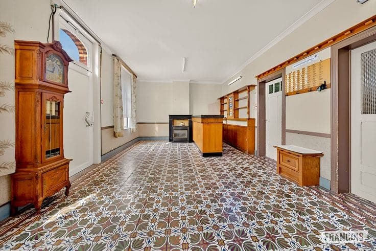Spacious, semi-detached home in need of renovation in Boezinge