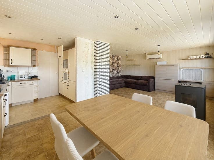 MAISON BEL ETAGE - 2 CH - GARAGE - TERRASSE - JARDIN