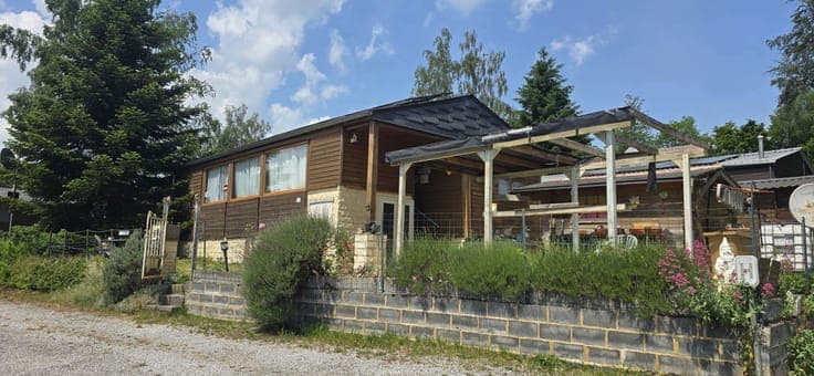 Lovely 2-bedroom bungalow with garden