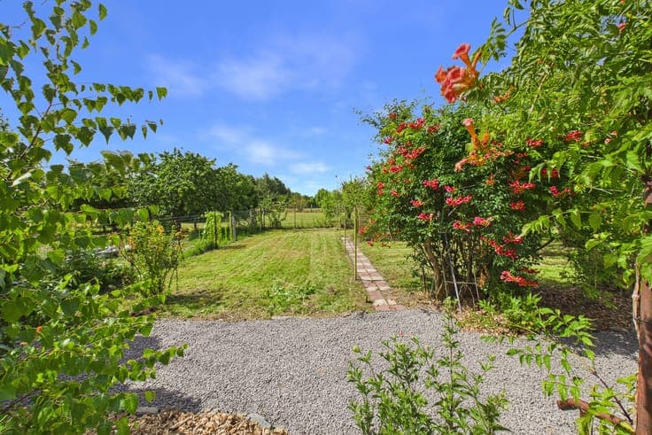 Charming farmhouse-style house - 3 bedrooms with garden