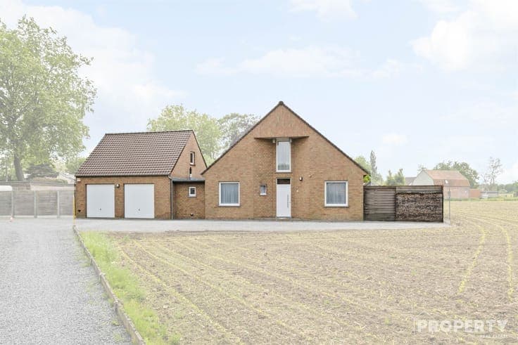 Alleenstaande villa te koop in Wervik!