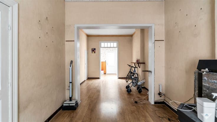 3 bedroom terraced house to renovate in prime location