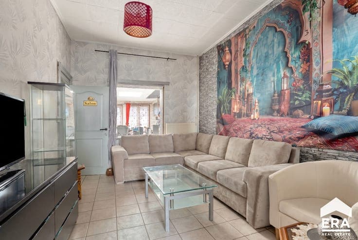 PLEASANT 3-BEDROOM HOUSE + ATTIC, CLOSE TO ALL AMENITIES