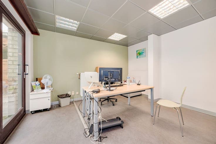 Office space(s)