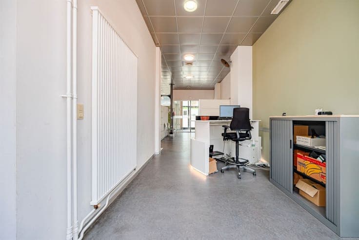 Office space(s)
