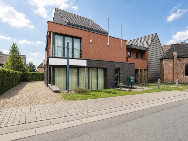 Geraardsbergen: trendy opbrengsteigendom met dubbele gara...