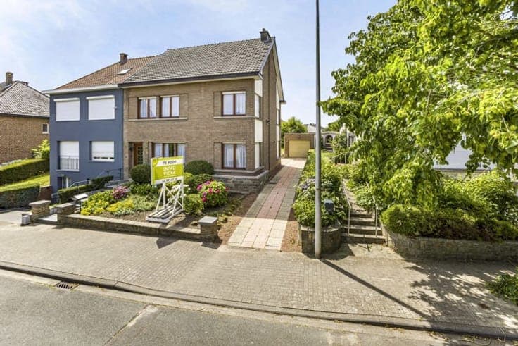 House in Sint-Pieters-Leeuw