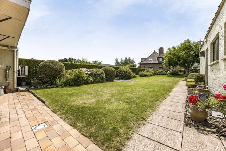 House in Sint-Pieters-Leeuw