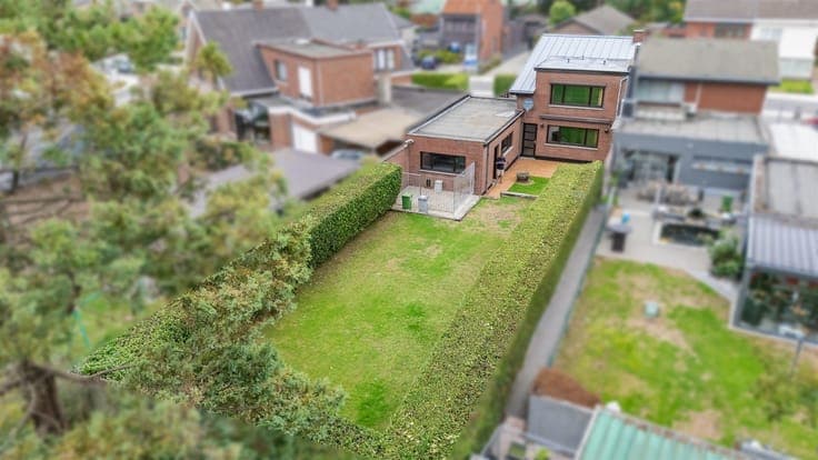 3-Bedroom Family Home in Sint-Niklaa