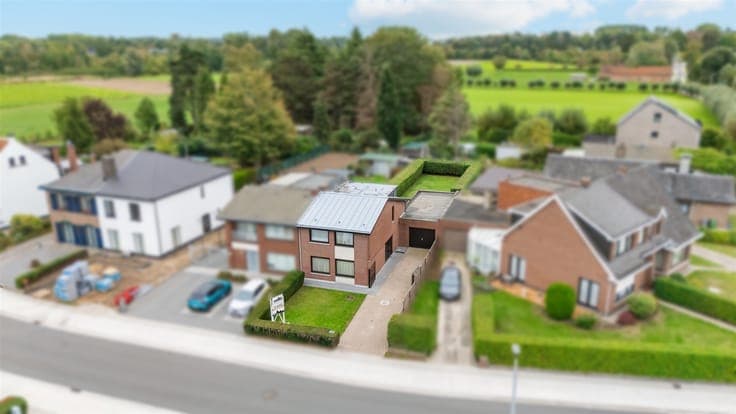 3-Bedroom Family Home in Sint-Niklaa