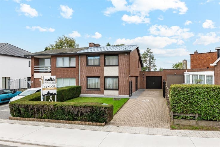 3-Bedroom Family Home in Sint-Niklaa