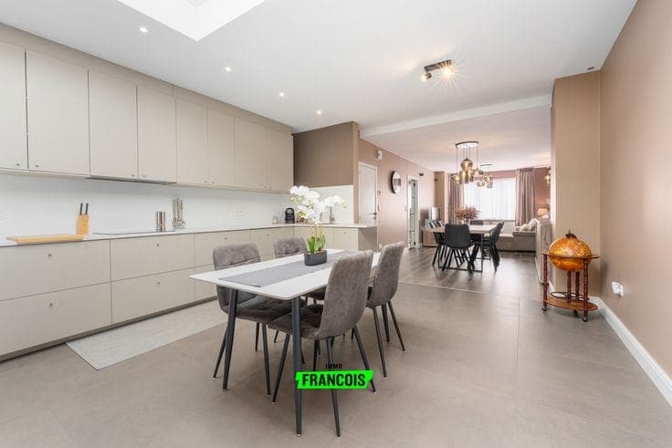 Energy-efficient, renovated 3-bedroom home in the center of…