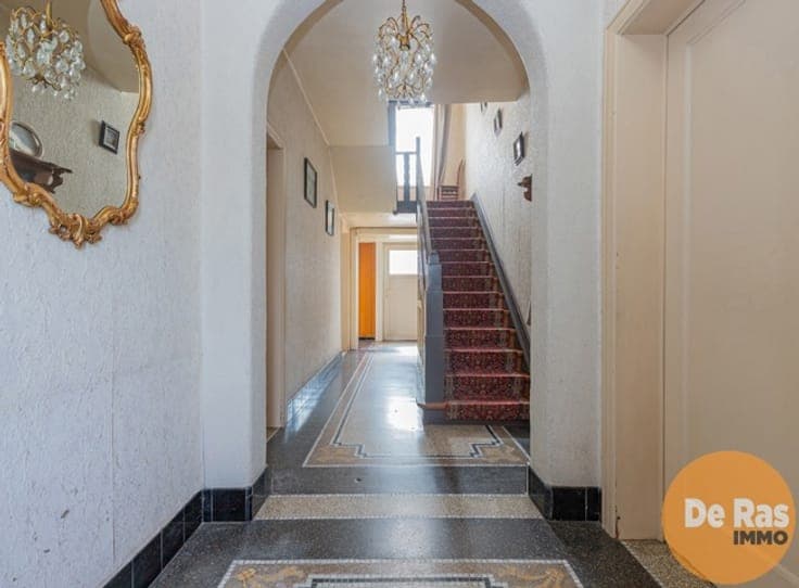 BURST - Te renoveren woning met tal van mogelijkheden